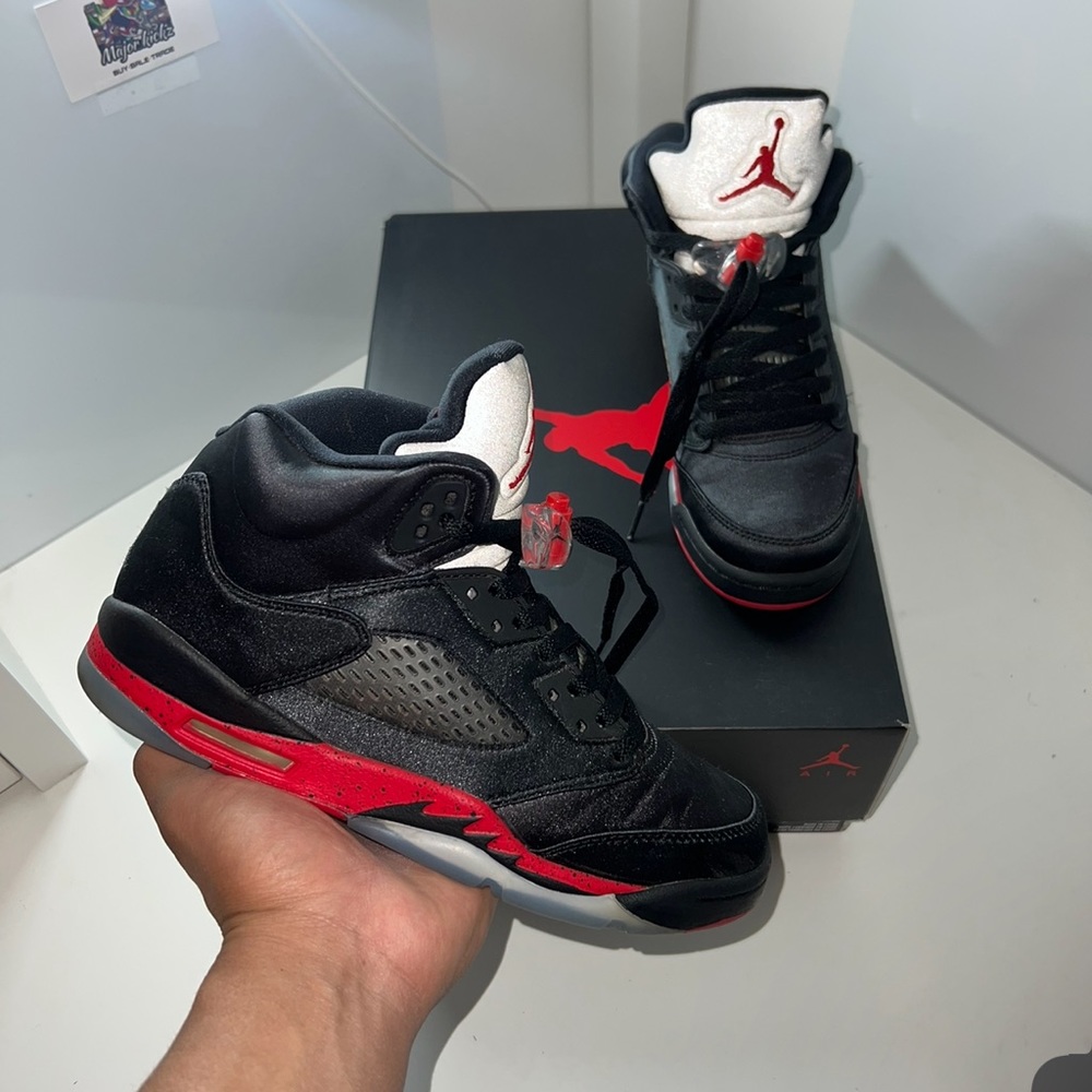 Jordan Retro 5 Satin size 6.5y
